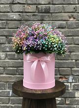 Цветочная композиция из Гипсофила и Розы в шляпной коробке в Феодосии