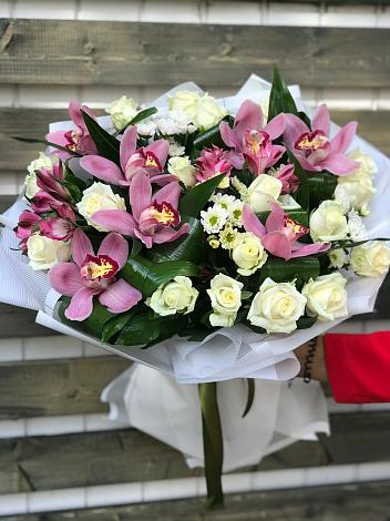 Букет цветов из: Розы и Хризантемы в Феодосии