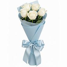 Букет 5 Белых роз Проуд в Феодосии