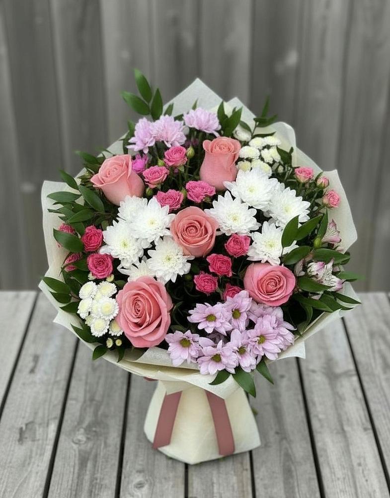 Букет цветов из: Альстромерии, Гвоздики, Розы и Хризантемы в Феодосии