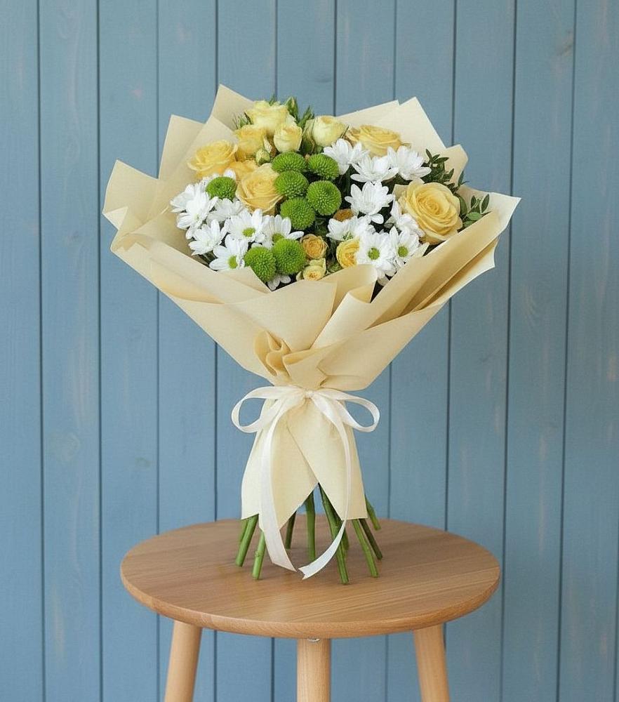 Букет цветов из: Хризантемы и Розы в Феодосии