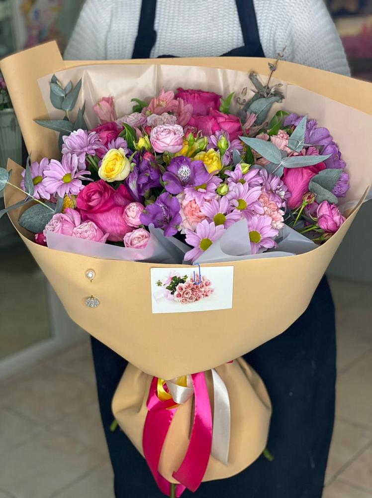 Букет цветов из: Хризантемы, Гвоздики и Альстромерии в Феодосии