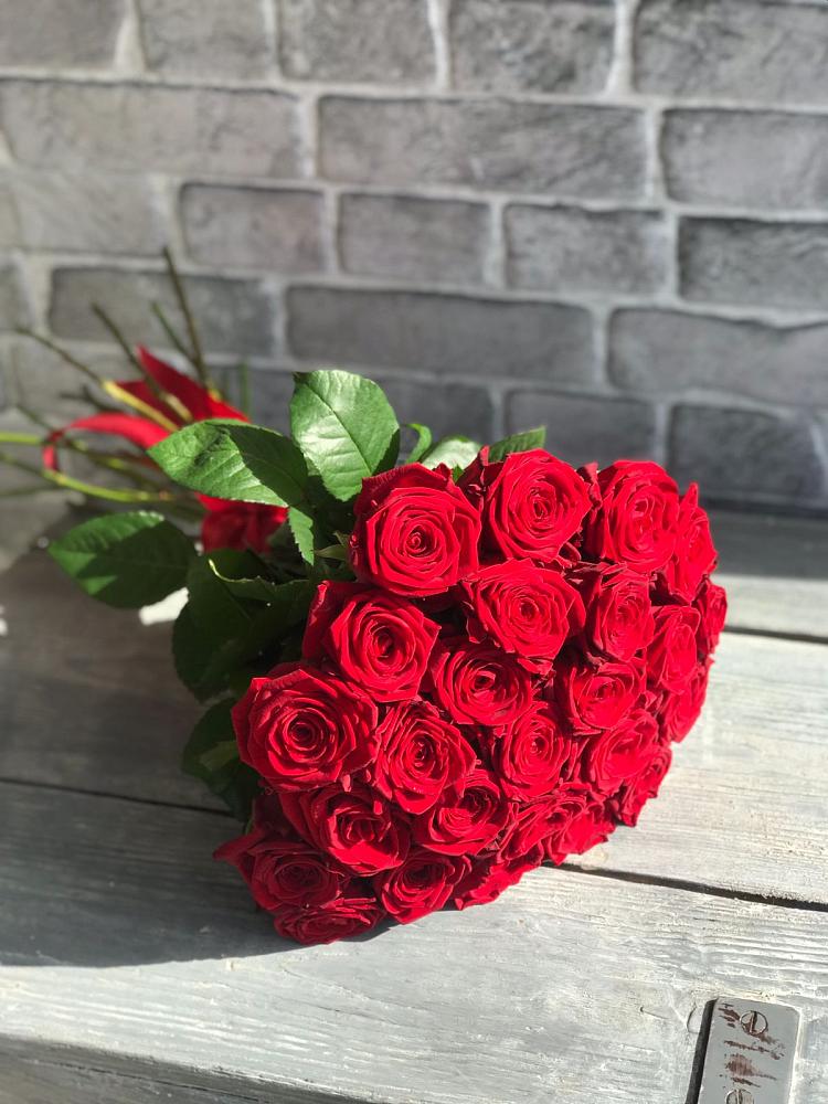 Букет Красные розы Фридом в Феодосии