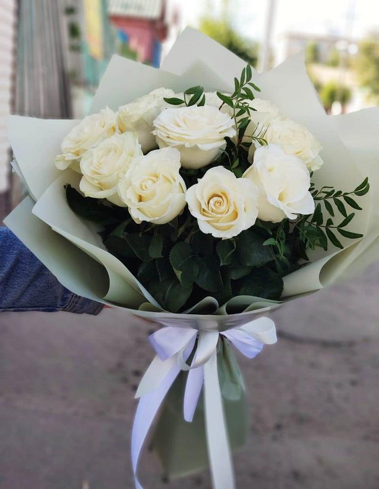 Букет Белые розы Проуд в Феодосии