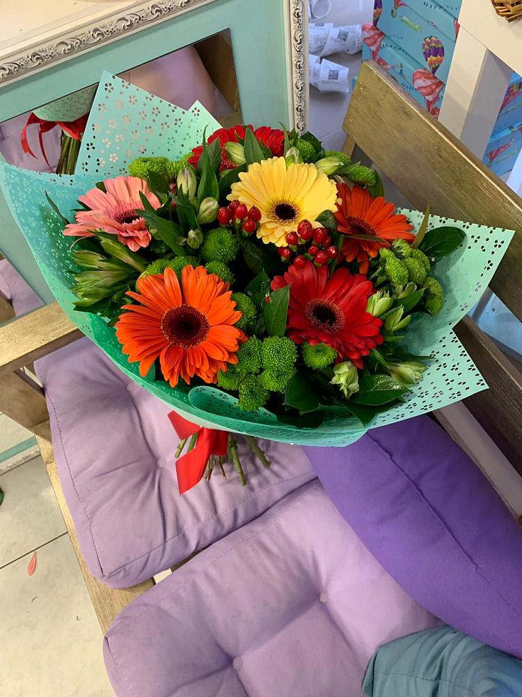 Букет цветов из: Герберы, Хризантемы и Альстромерии в Феодосии