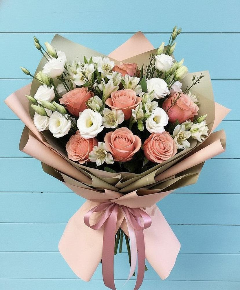 Букет цветов из: Розы, Альстромерии и Лизиантусы в Феодосии