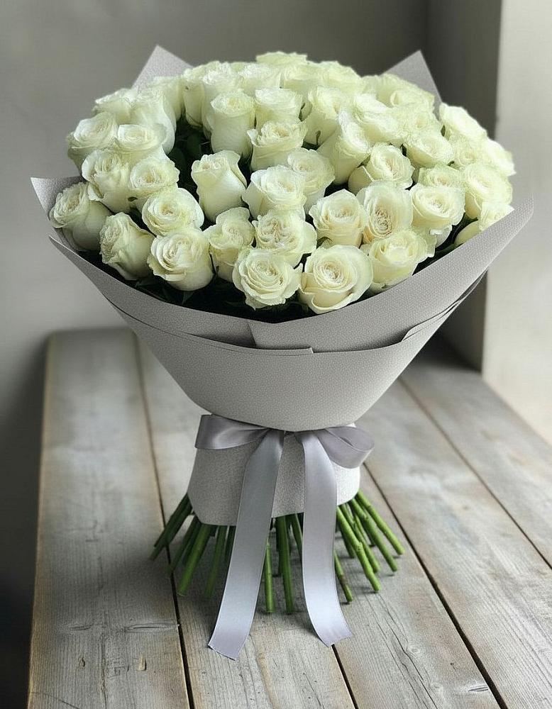 Букет 35 Белых роз в Феодосии