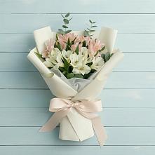 Букет цветов из:  Альстромерии в Феодосии
