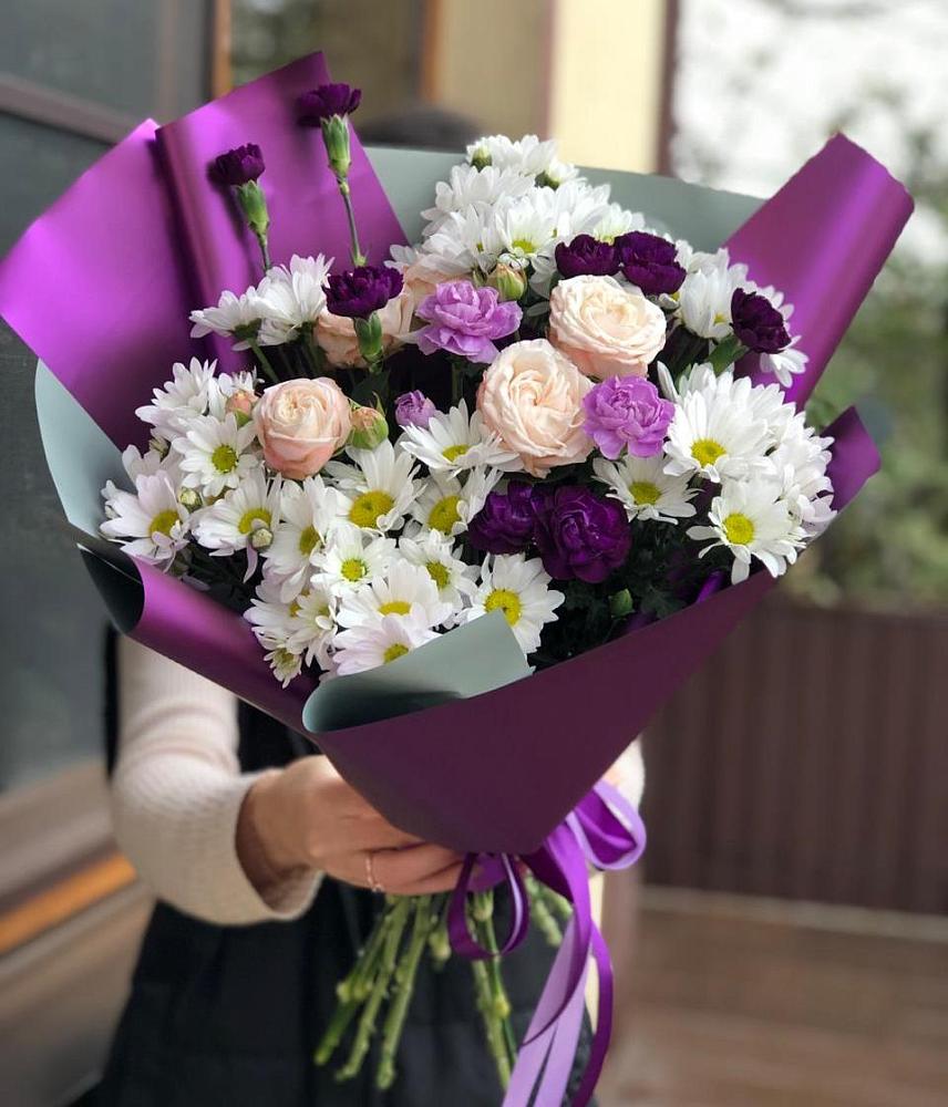 Букет цветов из: Хризантемы, Гвоздики и Розы в Феодосии