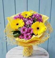 Букет цветов из:  Хризантемы и Герберы #REPLACE_PRED# Феодосии