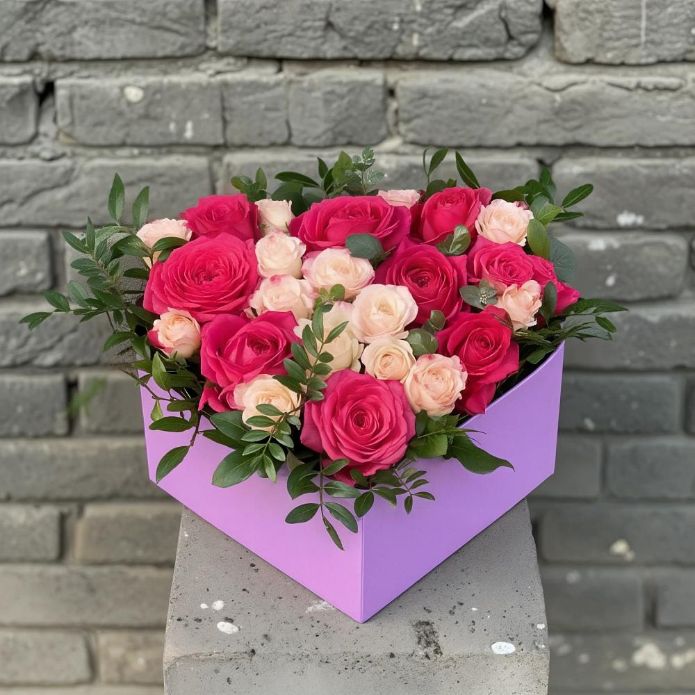 Цветочная композиция из Розы в коробке в Феодосии