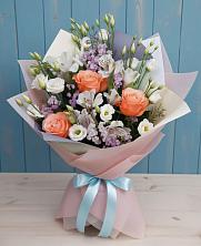 Букет цветов из:  Лизиантусы, Розы, Альстромерии и Гипсофила в Феодосии