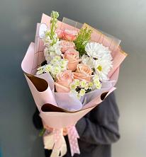 Букет цветов из:  Хризантемы и Розы в Феодосии