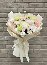 Букет цветов из:  Гвоздики, Розы, Лизиантусы и Хризантемы в Феодосии