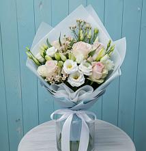 Букет цветов из:  Розы и Лизиантусы в Феодосии