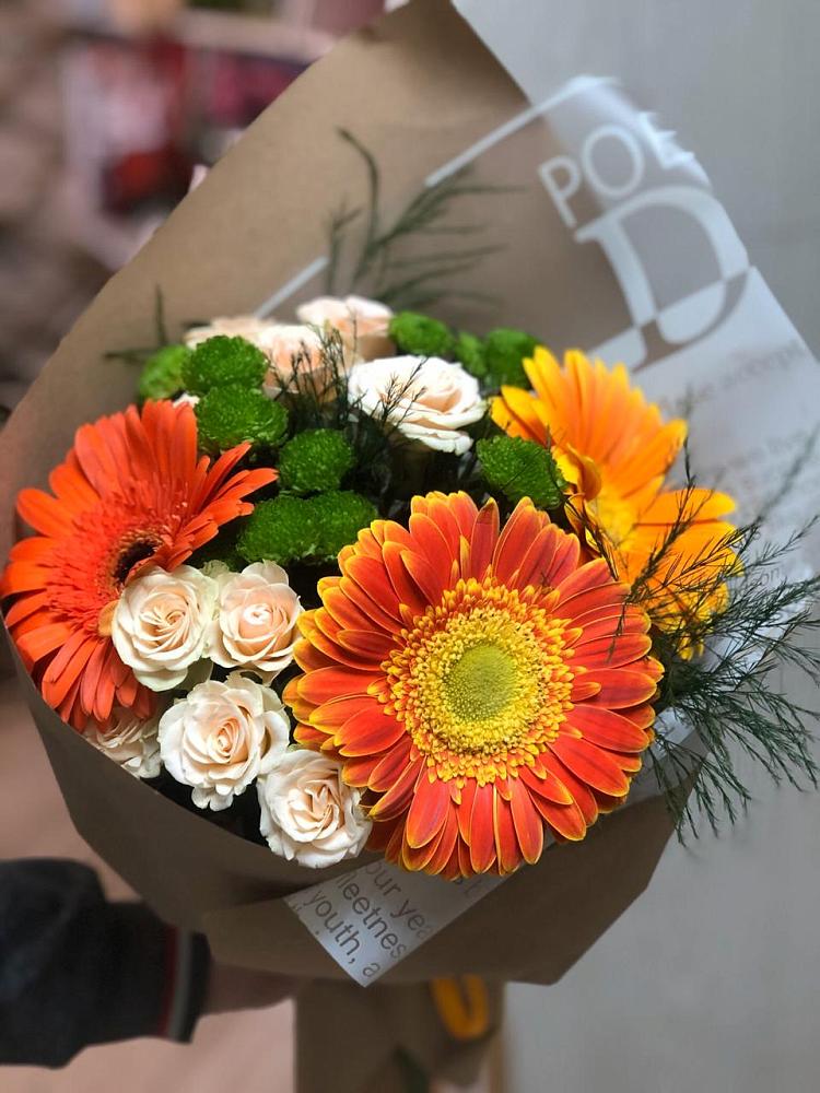 Букет цветов из: Герберы, Хризантемы и Розы в Феодосии