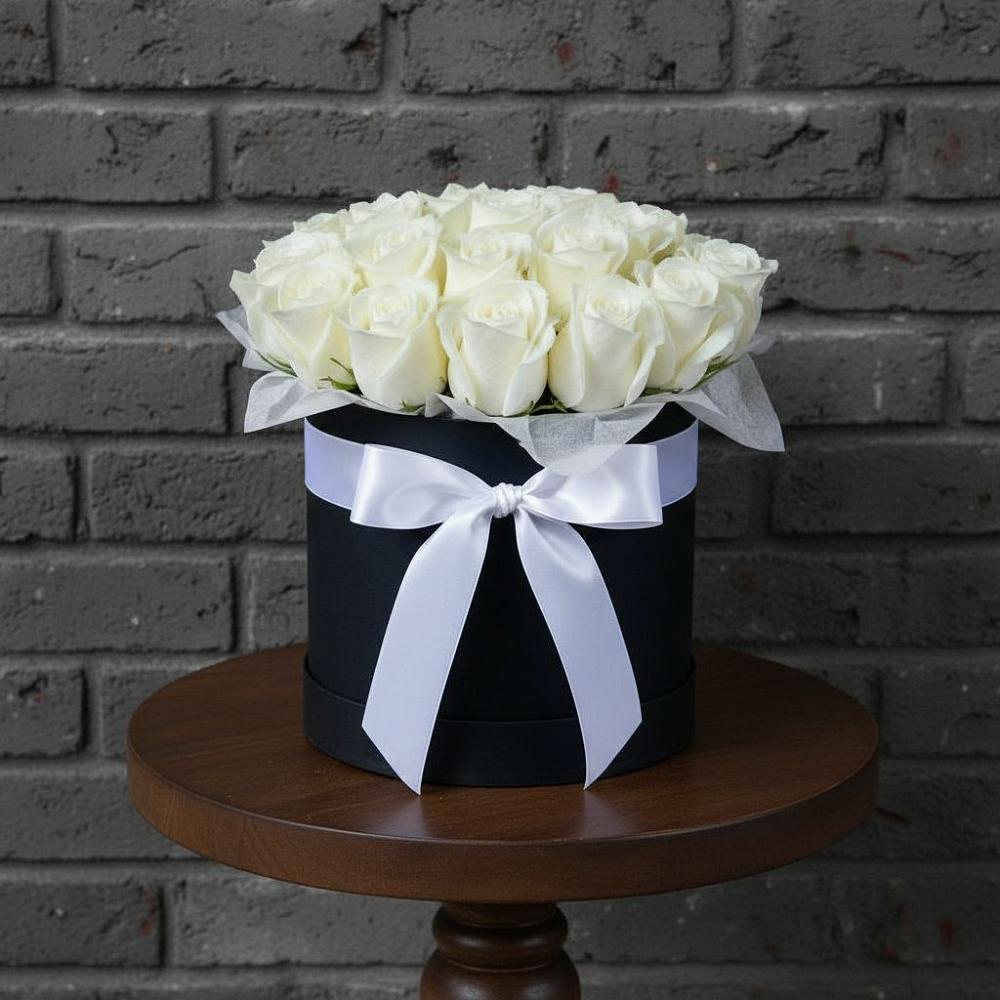 Цветочная композиция из Розы в шляпной коробке в Феодосии