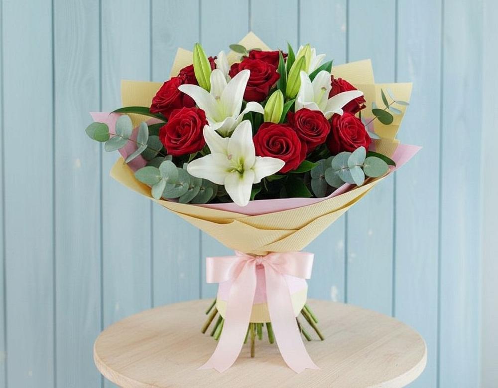 Букет цветов из: Лилии и Розы в Феодосии